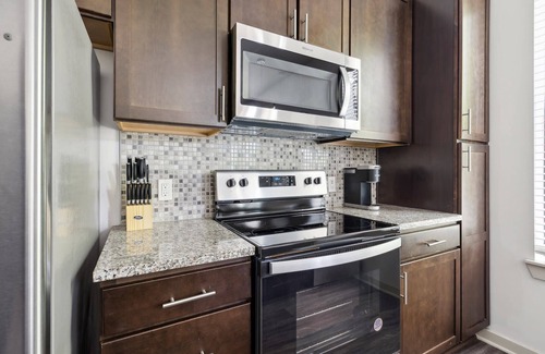 Music Row Apartment | Artisan Music Row | Queen 1 Bedroom | Nashville