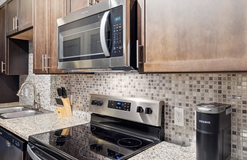 Music Row Apartment | Artisan Music Row | Queen Studio | Nashville