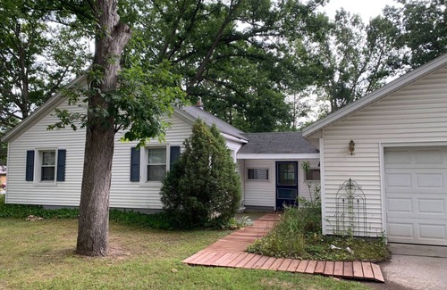 Interlochen House | Artist cottage close to Interlochen Center for the Arts