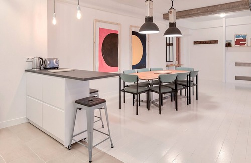 Pere Lachaise Apartment | Artist & Design Loft - 10 guests - 5min. walk from metro