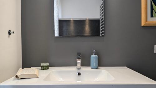 Borgo Milano Apartment | Artist House, design and more