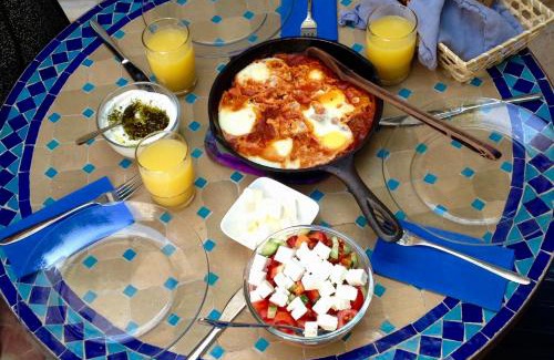 Artists Colony Bed & Breakfast | Artist Quarter Guesthouse B&B