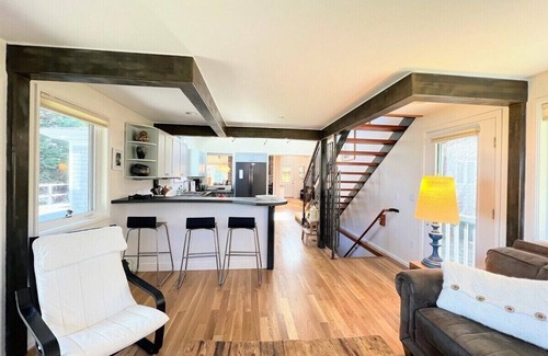 East Orleans House | Artist Retreat Views of Ocean
