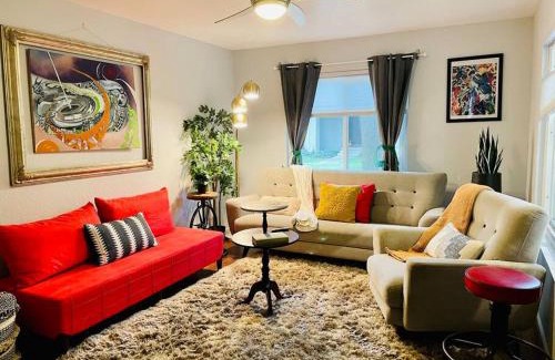 Southeastern Sacramento House | Artist's Condo with 2 Bedroom & Arcade