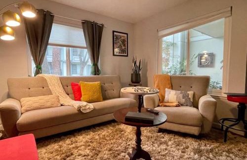 Southeastern Sacramento House | Artist's Condo with 2 Bedroom & Arcade
