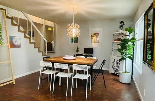 Southeastern Sacramento House | Artist's Condo with 2 Bedroom & Arcade