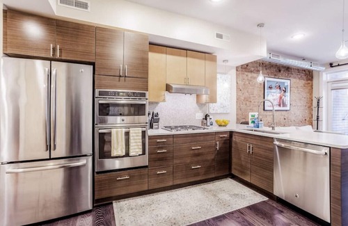 Over-the-Rhine Condo | Artist's Gallery Downtown 2B/2Bath Condo
