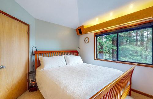 Timber Cove House | Artist's Retreat