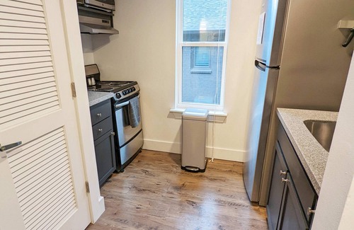 Edgehill Apartment | Artist's Suite: Luxe Music Row Stay, Walk to Gulch!