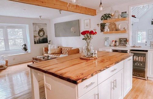 Smyrna House | Artist Studio Retreat (20 mi. from Nashville)