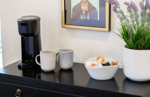 Bentonville Condo | 🎨 Artistic 1BR Near Crystal Bridges & Trails