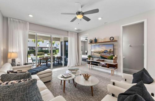 Bay Lake House | Artistic 6 Bdrm Home with Games Room at Encore