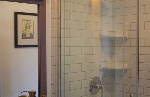 Paris Bed & Breakfast | Artistic Lodging Queen suite