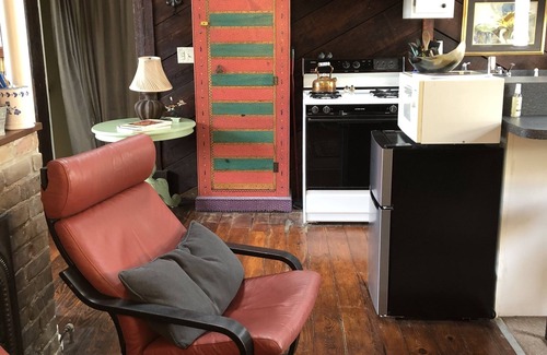 Audubon Apartment | Artistic Loft directly on Audubon Park