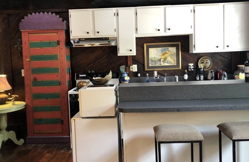 Audubon Apartment | Artistic Loft directly on Audubon Park