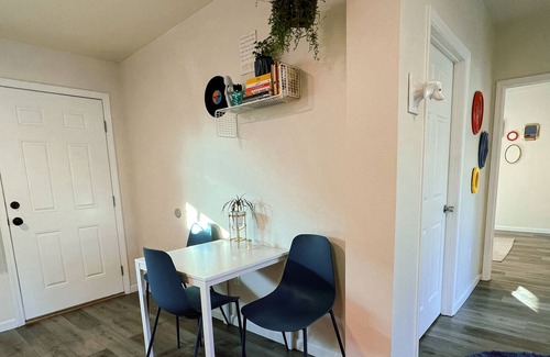 Tower District Apartment | Artistically Pleasant