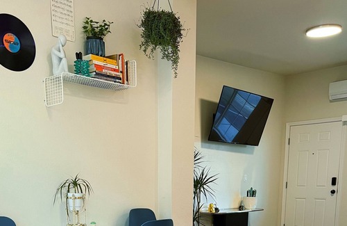 Tower District Apartment | Artistically Pleasant