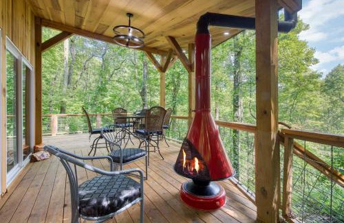 Fairview House | Artist’s Palette by AvantStay Colorful Retreat