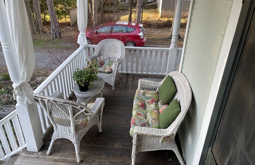 Old North End House | Artists' Victorian Home , Hill Section, close to UVM, Hospital, Downtown