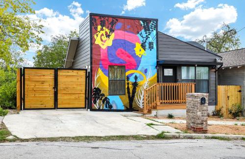 Denver Heights House | Artsy - A Birdy Vacation Rental