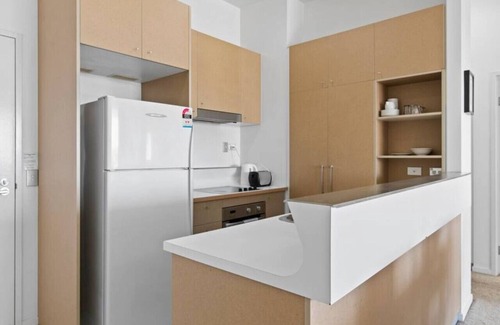 Fortitude Valley Apartment | Artsy Destination! Compact & Cosy 2 BR Apart @ Val