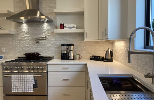 Five Points House | Artsy Private Rm w/amazing Rooftop views in Rino