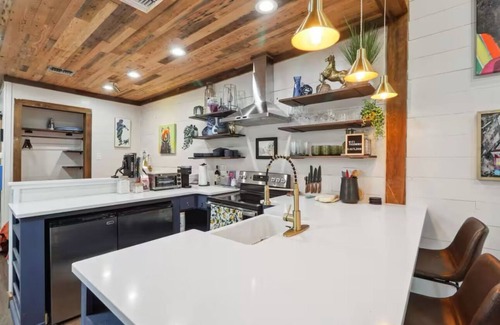 West Riverside House | Artsy Shotgun-Uptown New Orleans