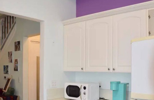 Sacramento House | Artsy Victorian by Downtown 3B2B w/Parking & Wifi