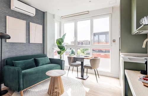 Ciudad Lineal Apartment | Arturo Soria Stays by Charming VII - newly renovated, Parking