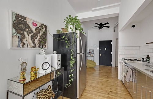 Bushwick Apartment | Arty, Dreamy Bushwick Loft - Best shopping, dining and nightlife!