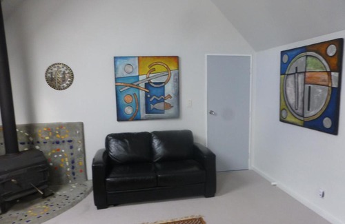 Eketahuna Apartment | Arty Place