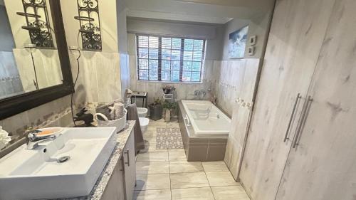 Greater Johannesburg Metropolitan Area House | Artzy's Garden View