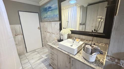 Greater Johannesburg Metropolitan Area House | Artzy's Garden View