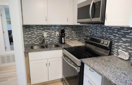 Englewood Apartment | Aruba Room Manasota Delux Villas
