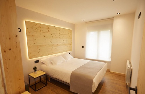 Viveiro Apartment | Arumes do mar e montaña, Apartment with superior sea views with balcony