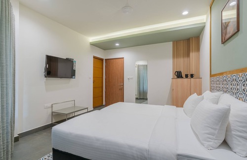 Kakkanad Hotel | Aryaas Regent