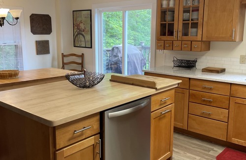 Ludlow House | As featured in the NY Times: charming, home on Lake Rescue, minutes from Okemo.