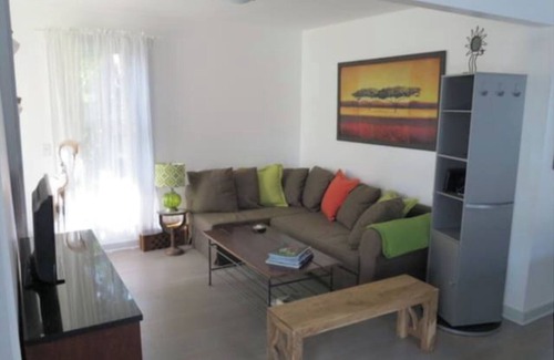 Asbury Park House | Asbury Park Cozy Contemporary Cottage