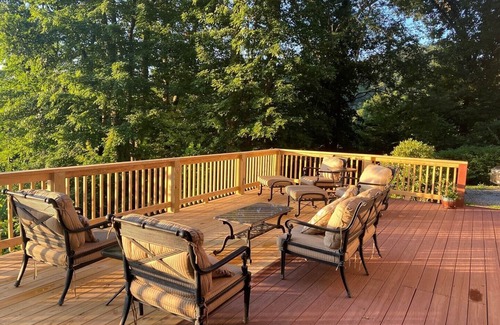 Waynesville Cabin | Ascendere - Amazing mountain views, 3 bedroom, 2 bath, central heat/AC, private.