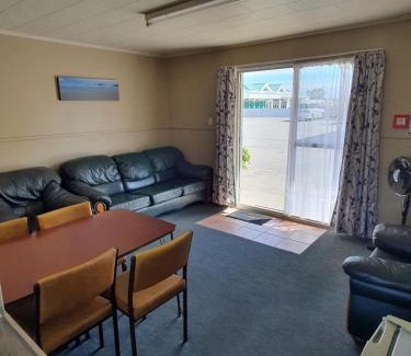 Westport Hotel | Ascot Motor Lodge