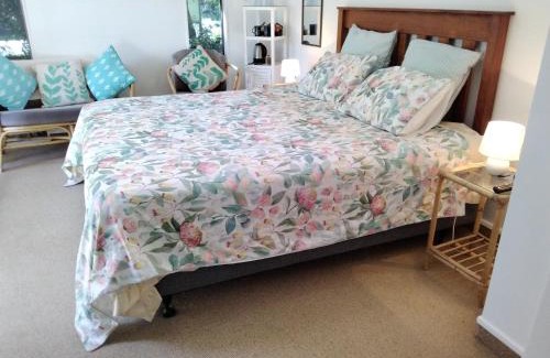 Napier Bed & Breakfast | Ashcroft Gardens Bed & Breakfast