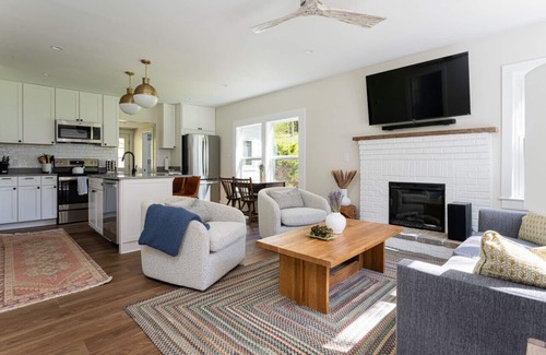 Mars Hill House | Asheville Countryside Home on 70 Acres