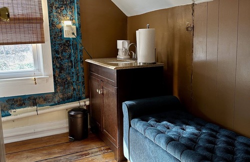 Burton Street House | Asheville Romantic Restful Retreat