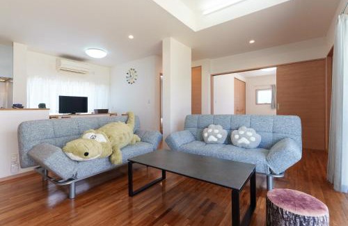Taketomi-jima Taketomi-cho House | Ashibina Inn