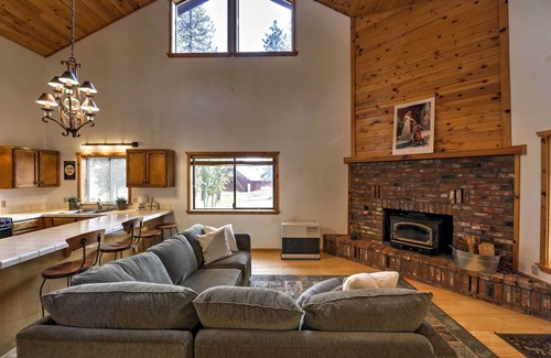 Ashland Cabin | Ashland Cabin on 170 Acres w/Mtn Views & Sauna!