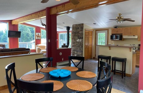 Ashland House | Ashland · Home Theatre, Game Room, Private Driving Range