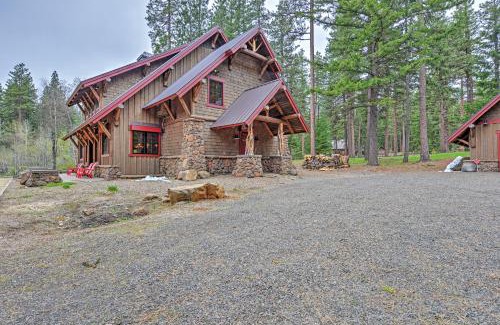 Ashland House | Ashland Lodge with Lake Views and Game Room Loft