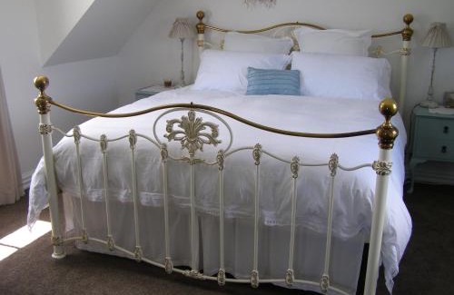 Motupipi Bed & Breakfast | Ashley Villa BnB
