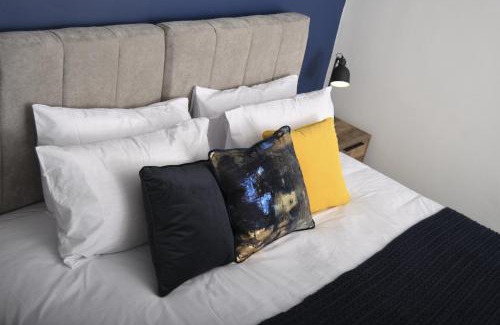 Ashton-under-Lyne House | Ashton House by SA Stays