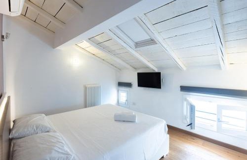 L'antico Ghetto Ebraico Apartment | Asinelli, Bologna by Short Holidays